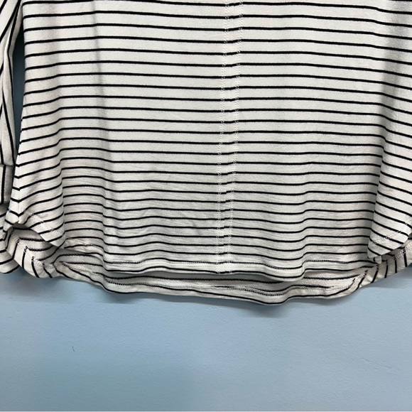 Mello Day black & white striped top size Small - Picture 4 of 11